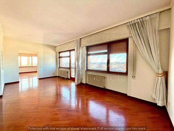 Casa con 6 locali in affitto in Viale Tito Livio, Medaglie dOro, Roma