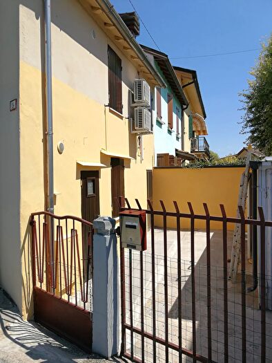 Casa trilocale in vendita in Via Bonazza, Guastalla