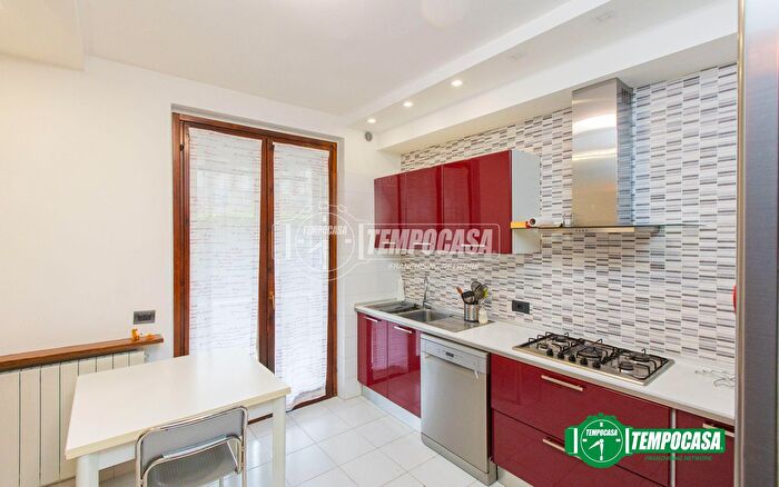 Casa con 5 locali in vendita in Via Quintino Sella, Busto Arsizio