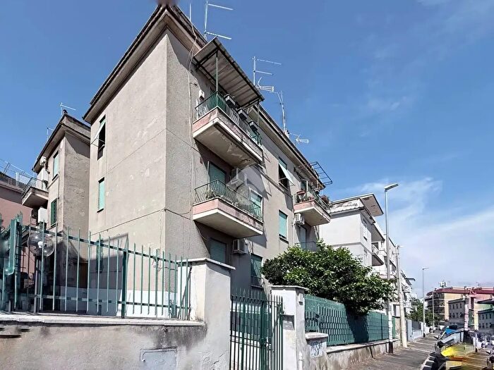 Appartamento trilocale in vendita in Via Riofreddo, Roma