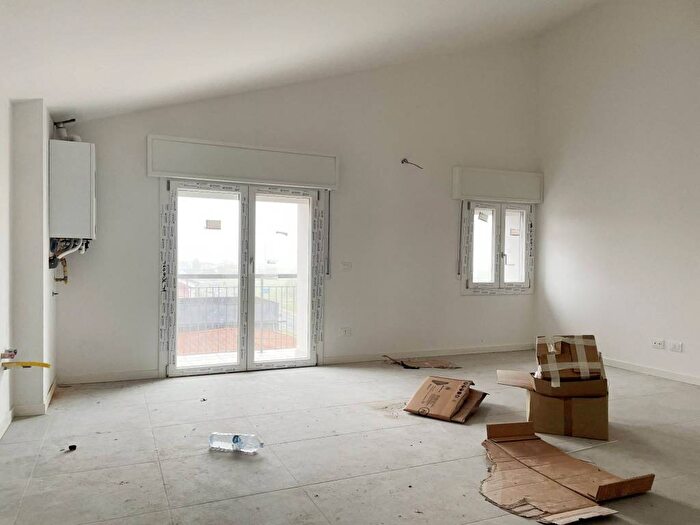 Appartamento trilocale in affitto in Via Sebastiano Meritani, Centro, Sanguinetto