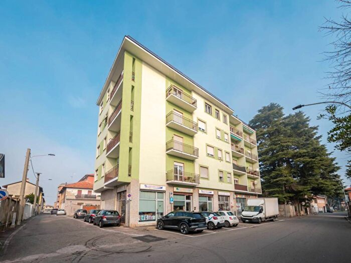 Appartamento bilocale in affitto in Via Giuseppe Verdi, Centro, Cerro Maggiore