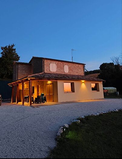 Casa quadrilocale in vendita in Treia