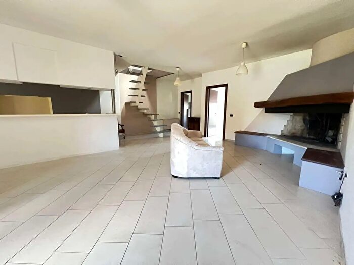 Appartamento trilocale in vendita in Via Carlo Marx, Spoleto