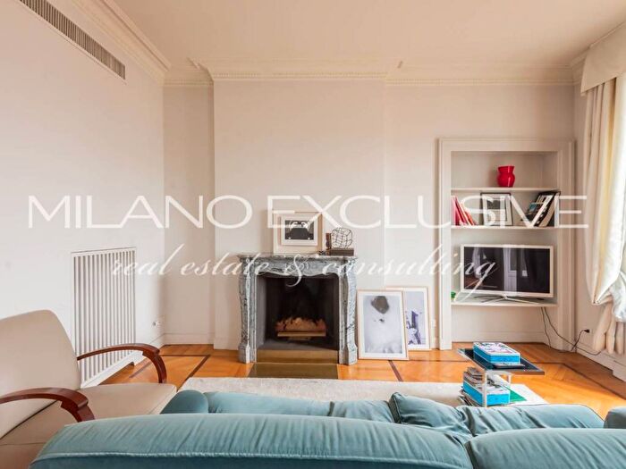 Appartamento quadrilocale in affitto in via manuzio, Repubblica, Milano