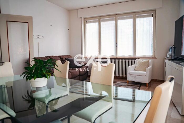 Casa con 6 locali in vendita in Vergiate