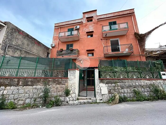Appartamento trilocale in vendita in Via SantIsidoro, Palermo