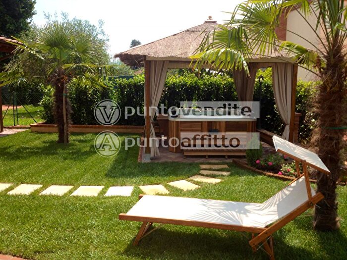 Appartamento quadrilocale in affitto in dei Marzi, Lucca