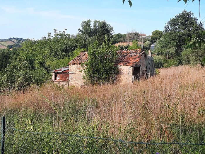 Casa con 5 locali in vendita in Macerata