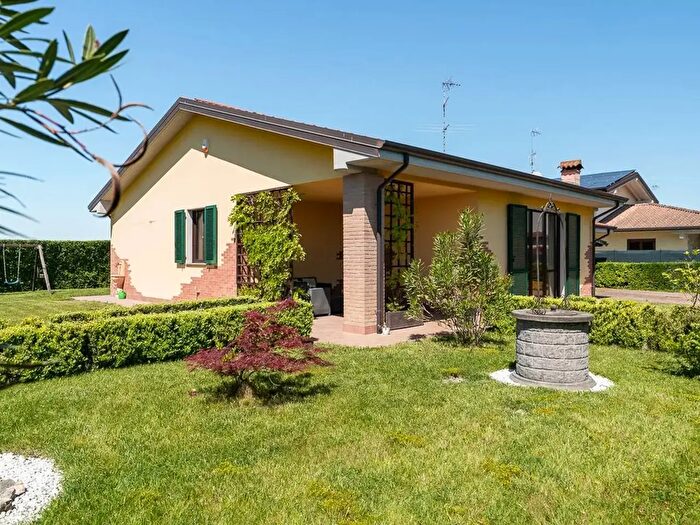 Casa quadrilocale in vendita in Via Carena, Casei Gerola