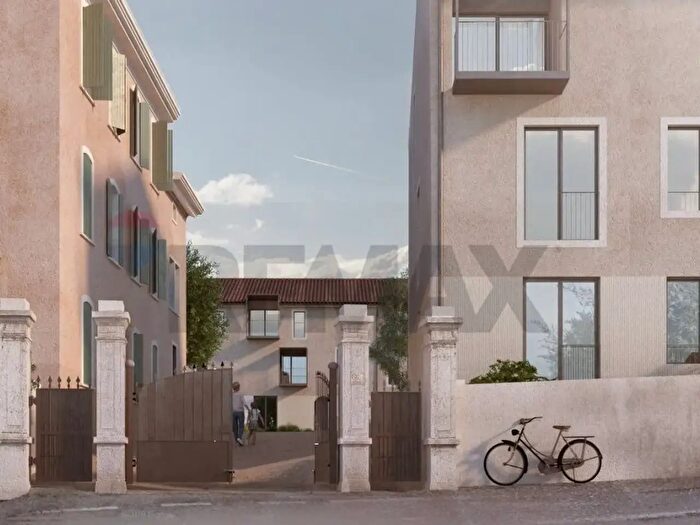 Appartamento trilocale in vendita in Via Fiera, Castelnuovo Del Garda