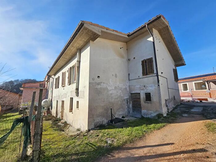 Casa quadrilocale in vendita in San Severino Marche