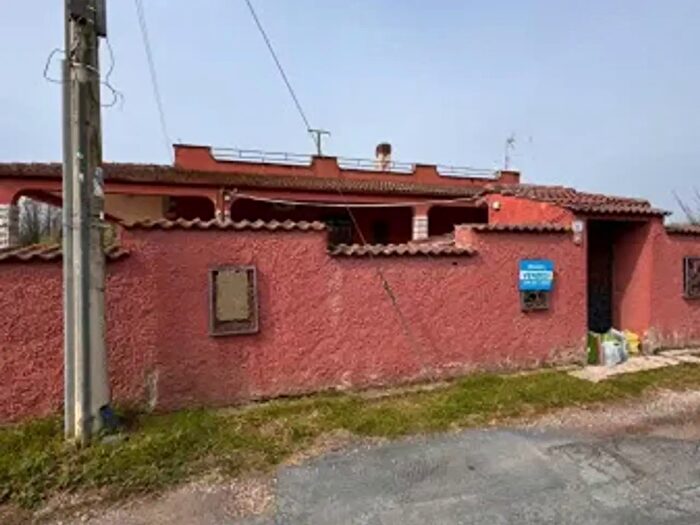 Casa con 6 locali in vendita in Via Teramo, Nettuno