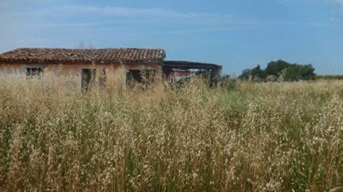 Casa con 6 locali in vendita in Via Italia, Castelbellino