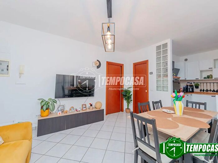 Appartamento trilocale in vendita in Via Madre Teresa di Calcutta, Vernate