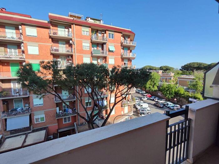 Appartamento trilocale in affitto in Via di San Romano, Casal Bruciato, Roma