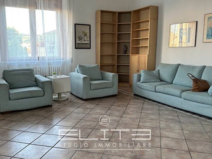 Appartamento con 6 locali in affitto in Piano, Ancona