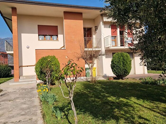 Casa con 8 locali in vendita in Via dei Furlani, Vittorio Veneto