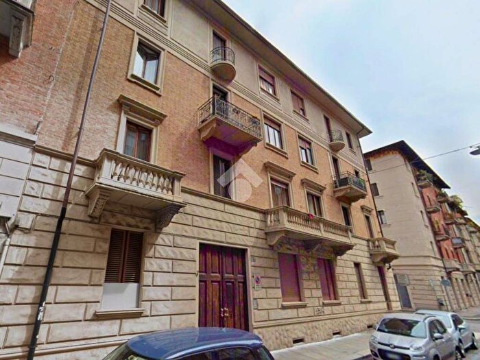 Appartamento bilocale in affitto in Via Clotilde, San Donato, Torino