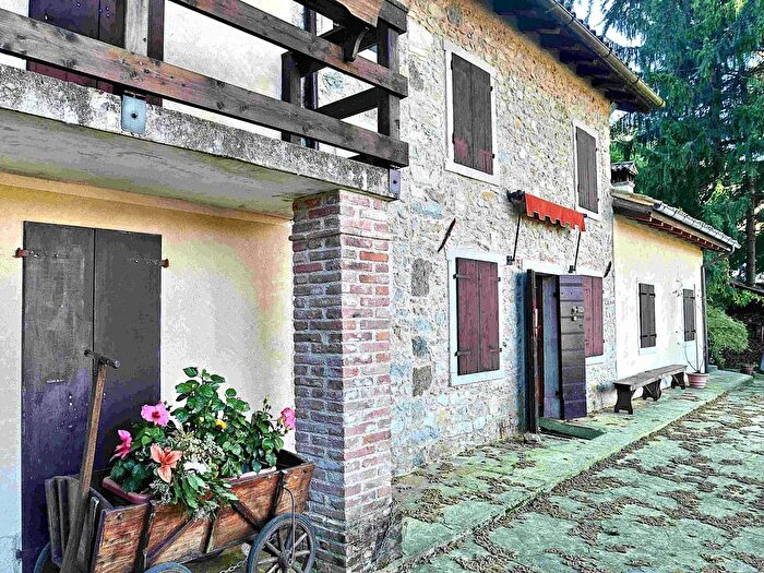 Casa quadrilocale in vendita in Follina