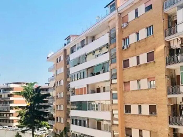 Appartamento in vendita in Via Scipione Bobbio, Napoli