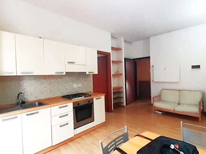 Appartamento trilocale in vendita in Via Savonarola, Alessandria