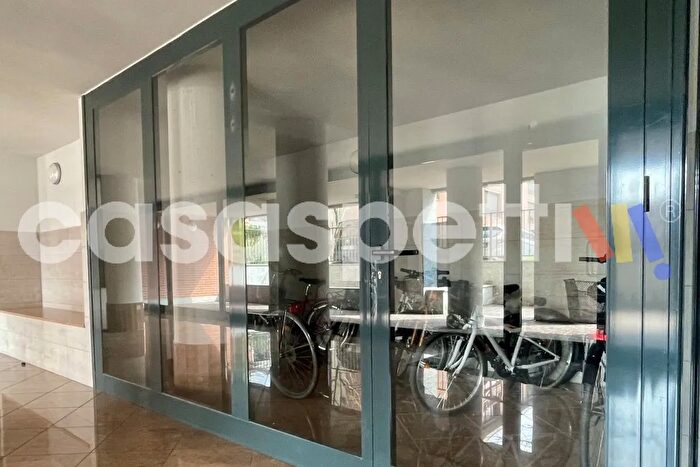 Appartamento quadrilocale in vendita in Via Giulio Alfredo Maccacaro, Milano