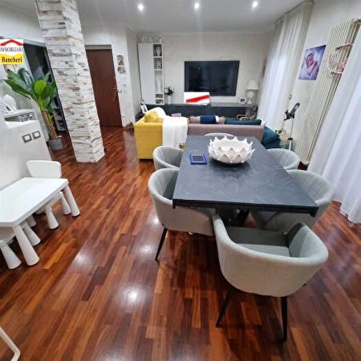 Appartamento trilocale in vendita in Corso Sicilia, San Cataldo