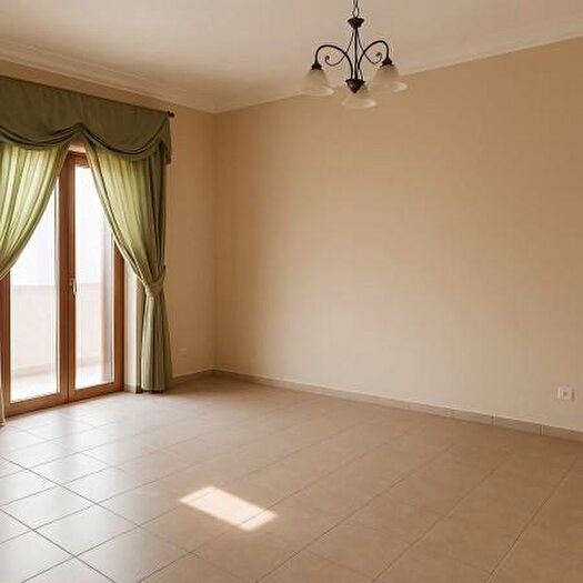 Appartamento trilocale in vendita in Viale della Stazione, Latina