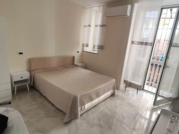 Appartamento monolocale in affitto in Via Carlo De Cesare, Quartieri Spagnoli, Napoli