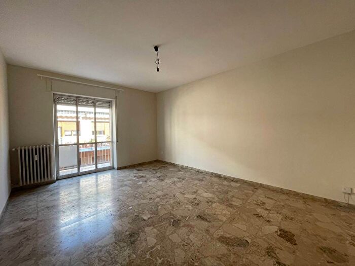 Appartamento trilocale in affitto in Via Lucania, Via Venezia Lungofiume Paolucci, Pescara