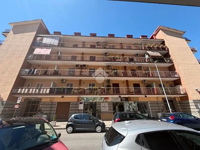 Appartamento trilocale in vendita in Via Professor Gabriele Crimaldi, Casalnuovo Di Napoli