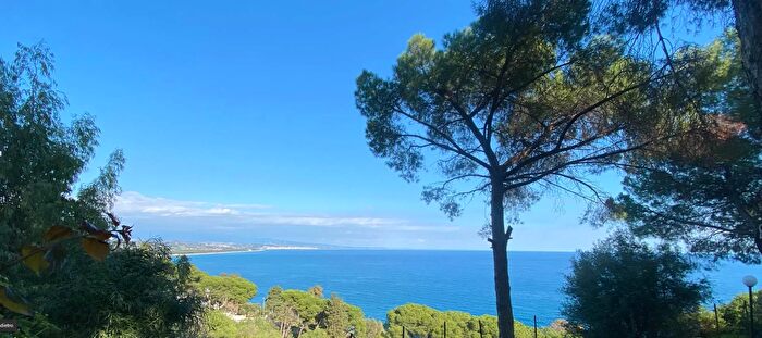 Appartamento trilocale in affitto in Staletti