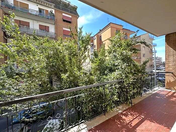 Appartamento quadrilocale in affitto in Via Montello, Viterbo