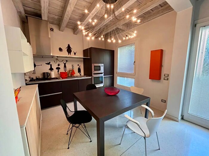 Appartamento trilocale in affitto in Contrà Canove Vecchie, Vicenza