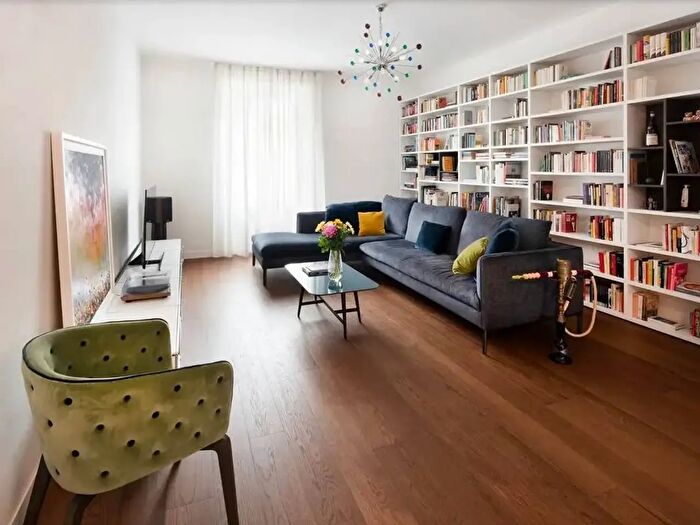 Appartamento trilocale in vendita in Viale Brenta, Milano