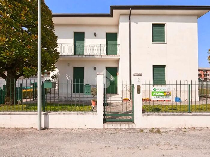 Casa con 5 locali in vendita in Via Giacomo Leopardi, Caldiero