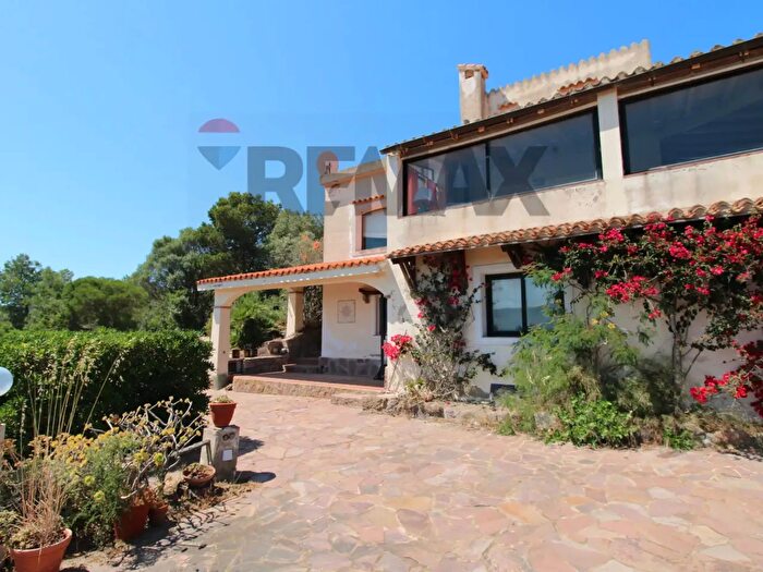 Casa con 12 locali in vendita in Loc Macchione Snc, Carloforte