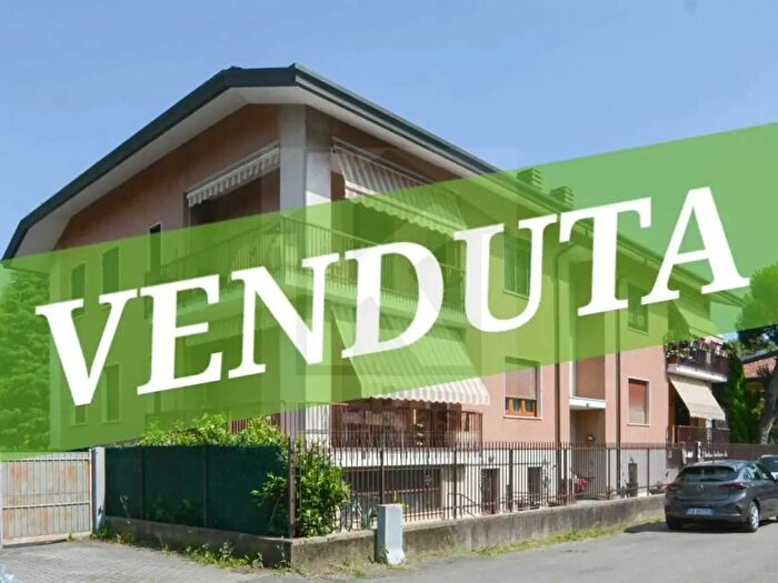 Appartamento quadrilocale in vendita in Via Zara, Saronno