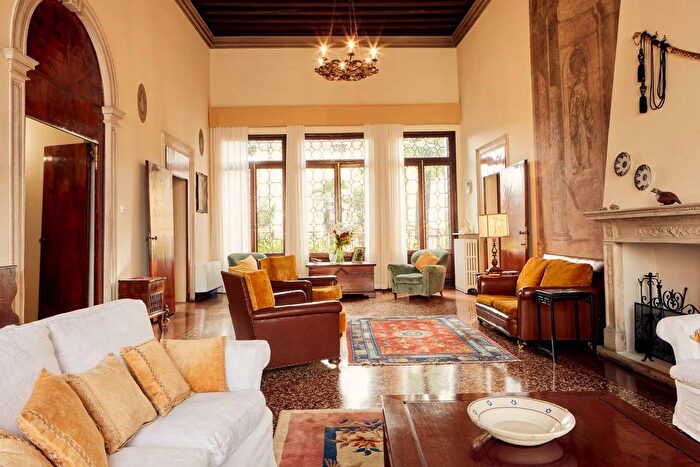 Appartamento con 5 locali in vendita in Piazza del Santo Padova, Padova