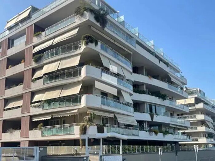 Appartamento quadrilocale in affitto in Viale della Grande Muraglia, Roma