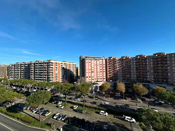 Appartamento trilocale in vendita in Viale Palmiro Togliatti, Roma