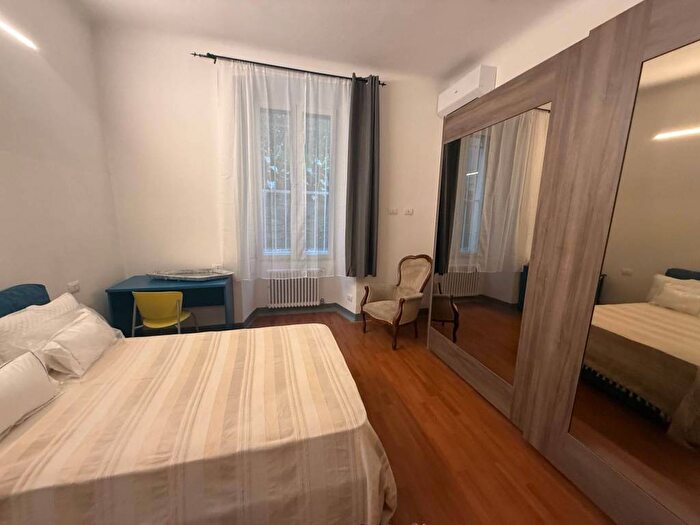 Appartamento con 6 locali in affitto in Salita San Francesco da Paola, Dinegro, Genova