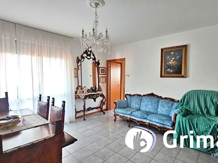 Appartamento trilocale in vendita in Via Certosa, San Donato Milanese