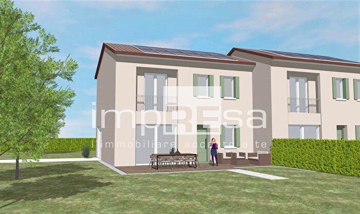 Casa quadrilocale in vendita in Via Fontane, San Vendemiano