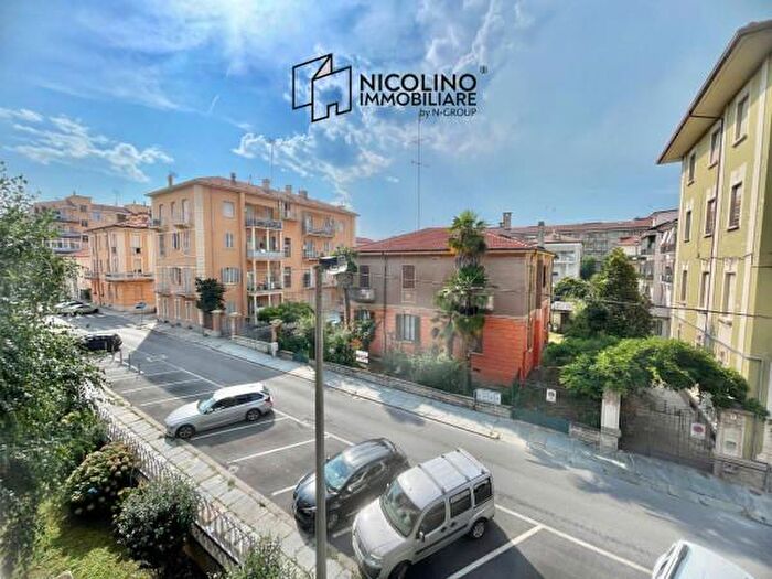 Appartamento con 5 locali in vendita in Via Alessandro Volta, Cuneo