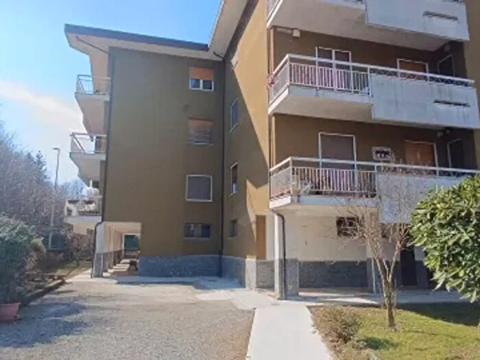 Appartamento con 5 locali in vendita in Via Eugenio Curiel, Cuorgne