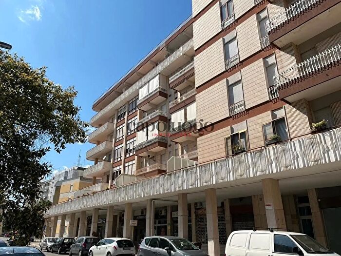 Appartamento con 5 locali in vendita in Lecce