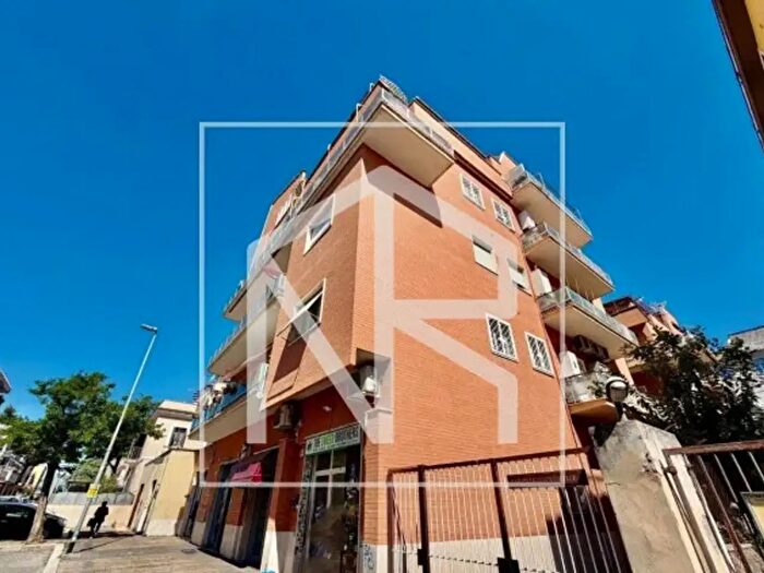 Appartamento trilocale in affitto in Via degli Aceri, Roma