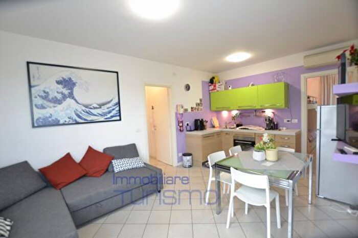 Appartamento trilocale in vendita in Viale Lungorio, Riccione